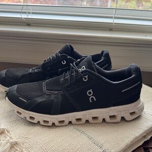 On Running Men's Black and White Athletic Shoes size 7.5